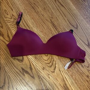 Victoria's Secret t-shirt lightly lined wireless bra 36DD